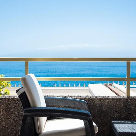 Spacious With Large Terrace,5 Min Apartment