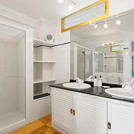 Apartment Spacious With Large Terrace,5 Min *